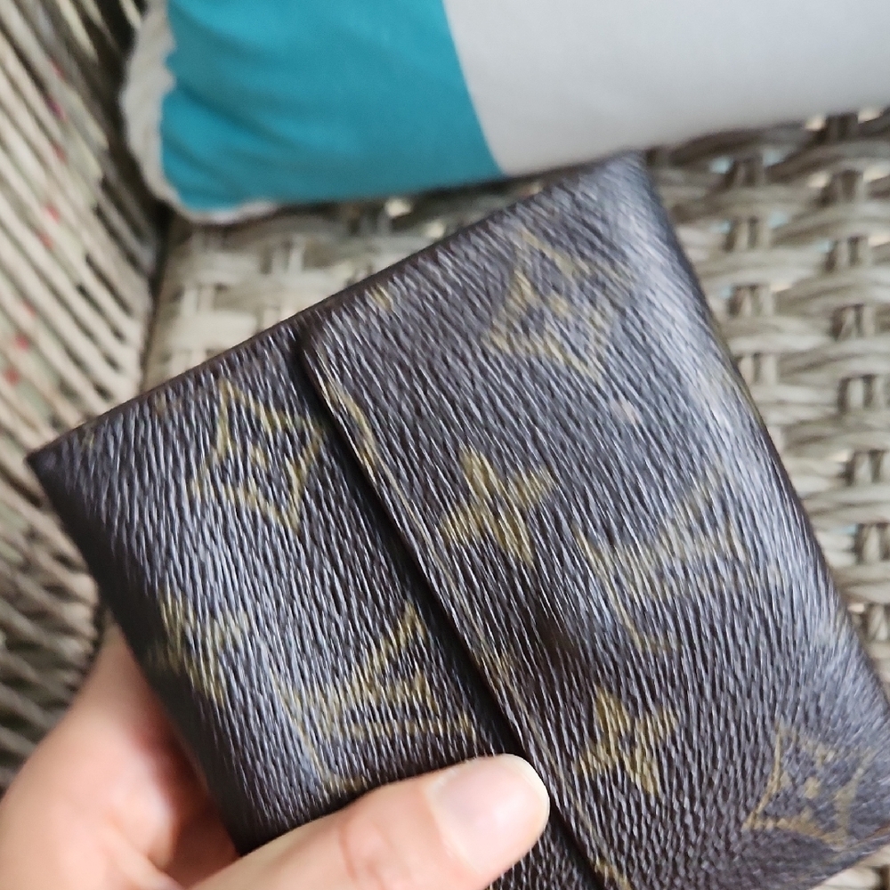 Louis Vuitton Monogram Key Holder in Brown and Gold - Picture 5 of 16